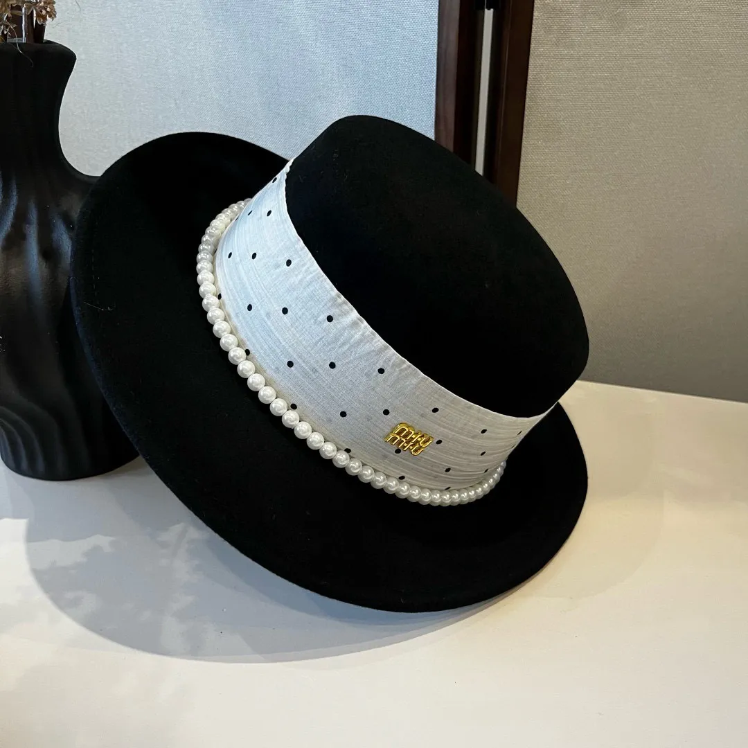 💰200¥ miumiu new wool top hat, flat top hat, 100% wool fabric 🦙%, head circumference 57cm