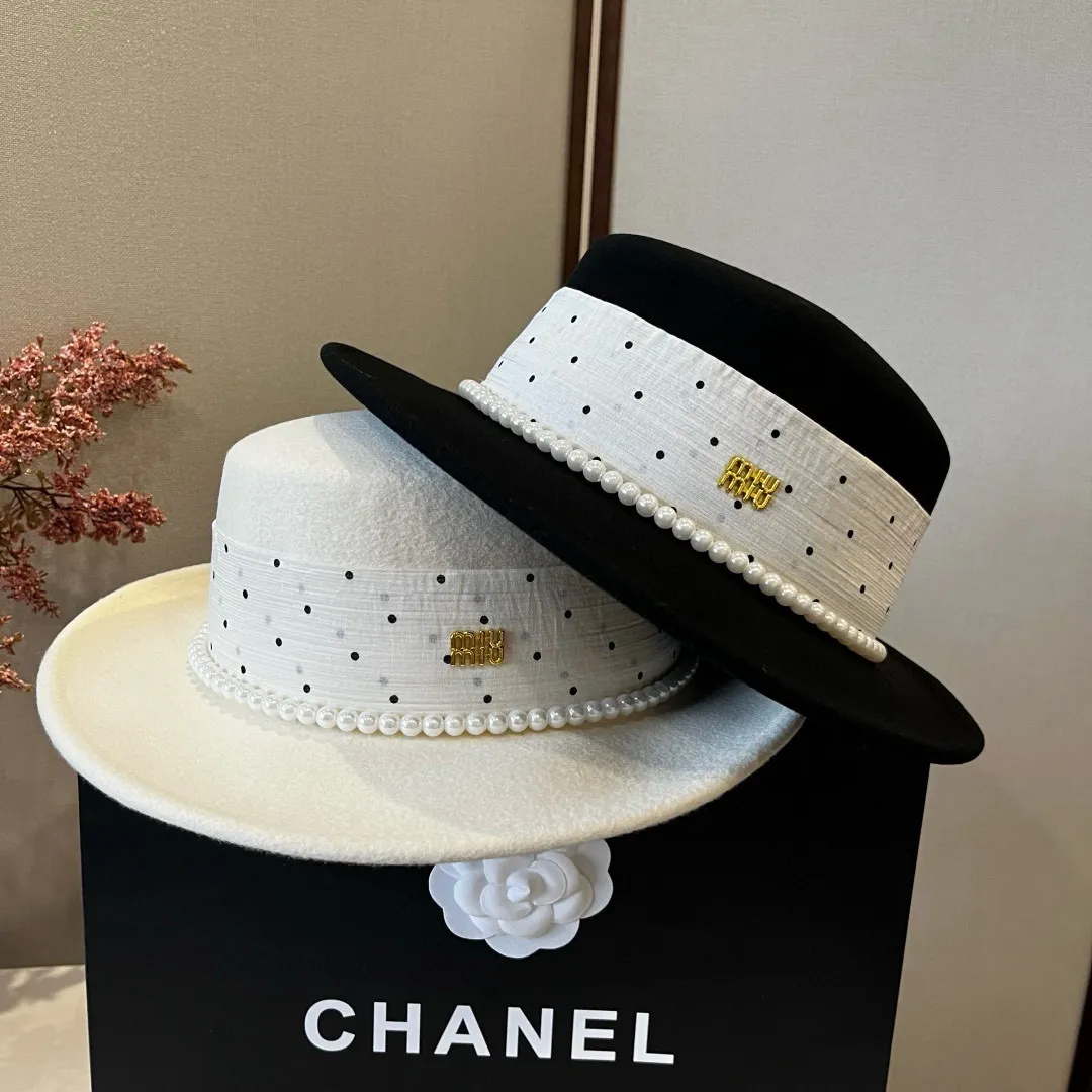 💰200¥ miumiu new wool top hat, flat top hat, 100% wool fabric 🦙%, head circumference 57cm