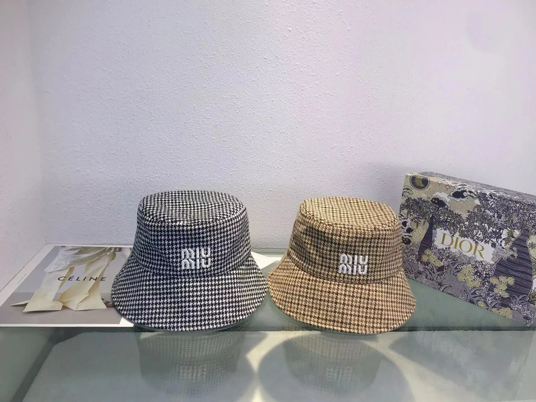 P70 miumiu original spring and summer new fisherman hat, genuine mold-making and custom-made, the original workmanship is meticulous and the quality is superb!