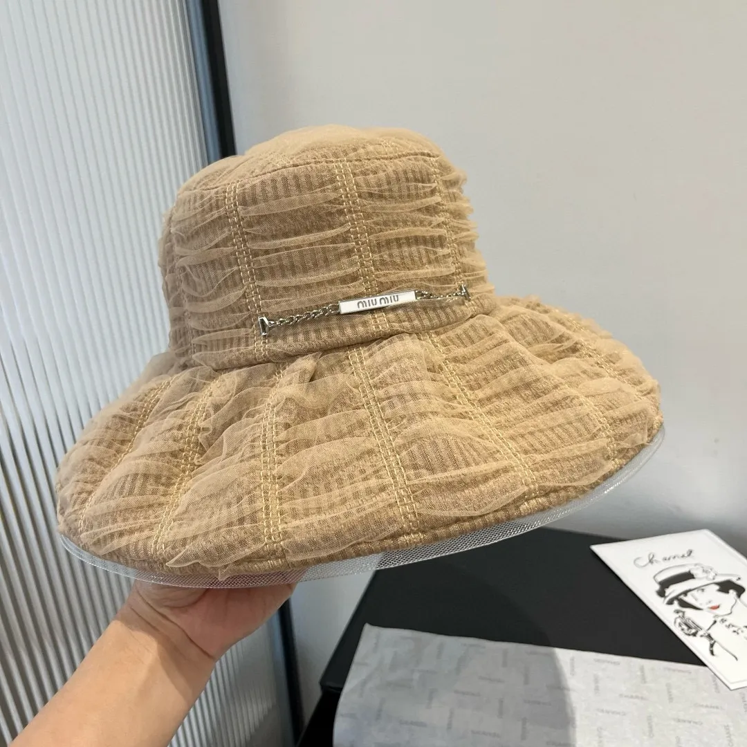 💰120¥ miumiu new fisherman hat, frilly design, foldable, very good sunshade effect, head circumference 57cm