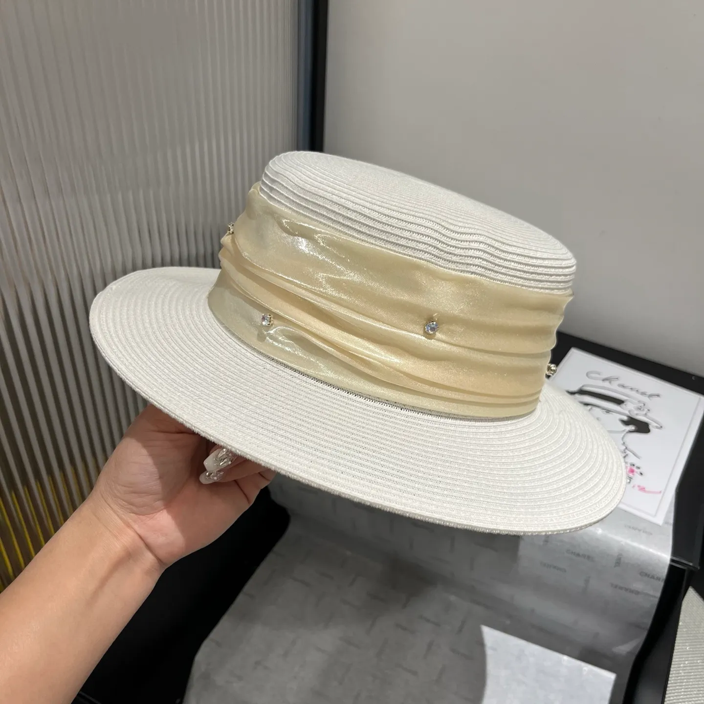 💰170¥ miumiu new flat top hat, high-grade PP straw fabric, head circumference 57cm
