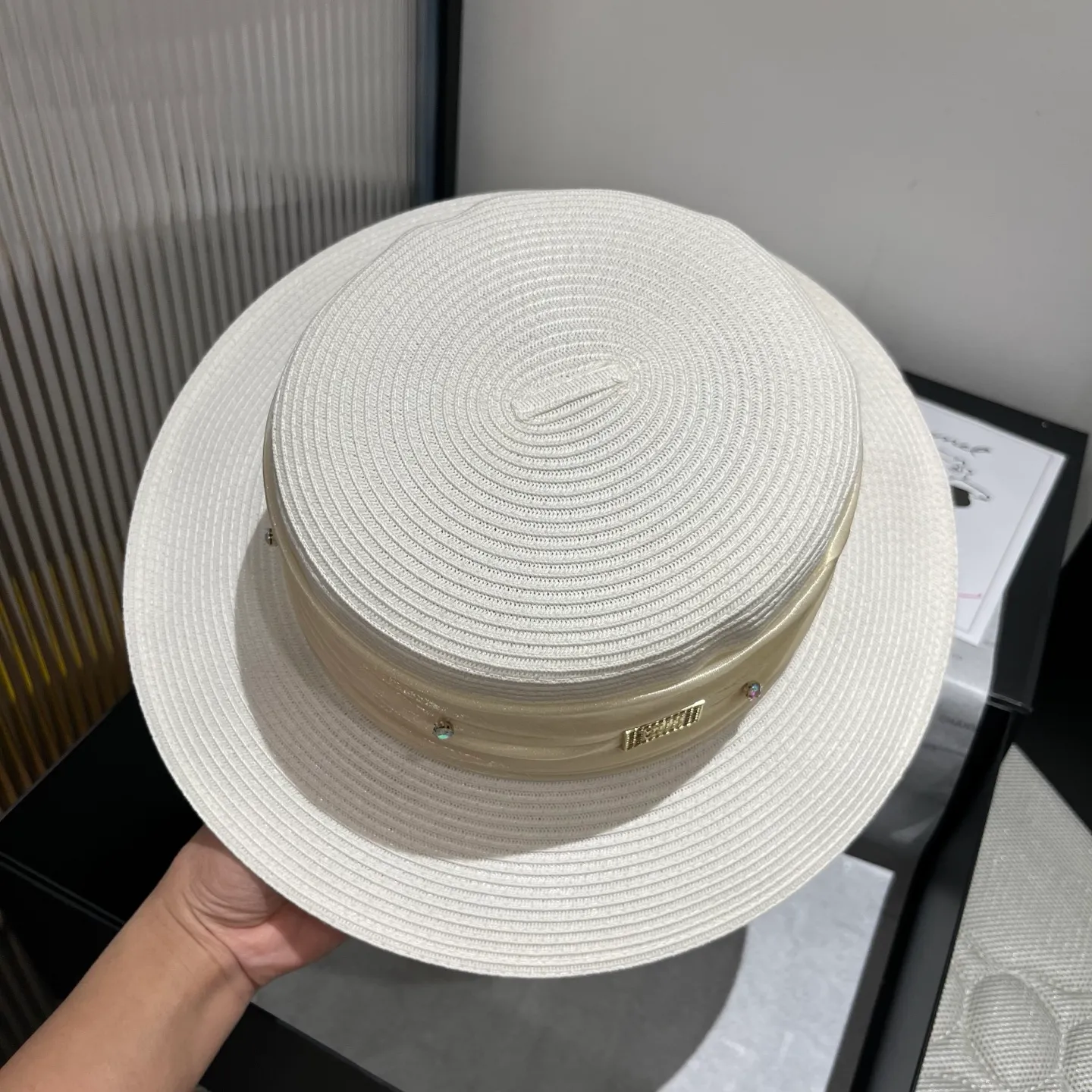 💰170¥ miumiu new flat top hat, high-grade PP straw fabric, head circumference 57cm
