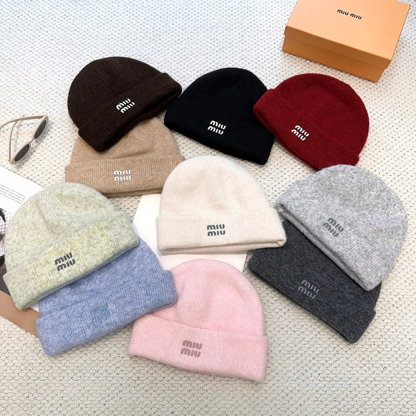 P60 miumiu new knitted hat! High-elastic fabric, classic colors, same style for men and women. Miu’s popular knitted hat! Xiaohongshu’s new product is released, it’s so 🉑️, high-elastic fabric, classic color