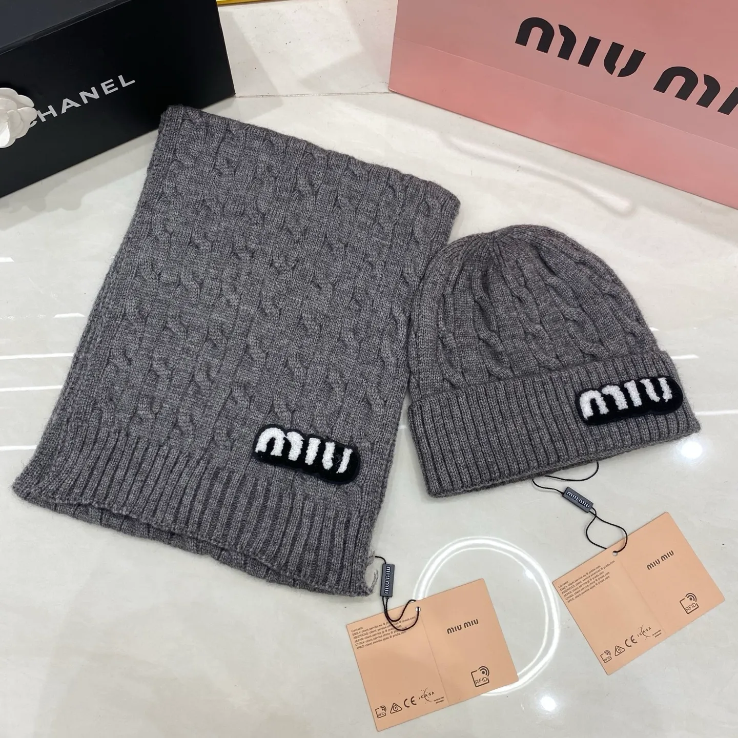 MiuMiu cashmere suit: scarf 🧣/cashmere knitted hat
