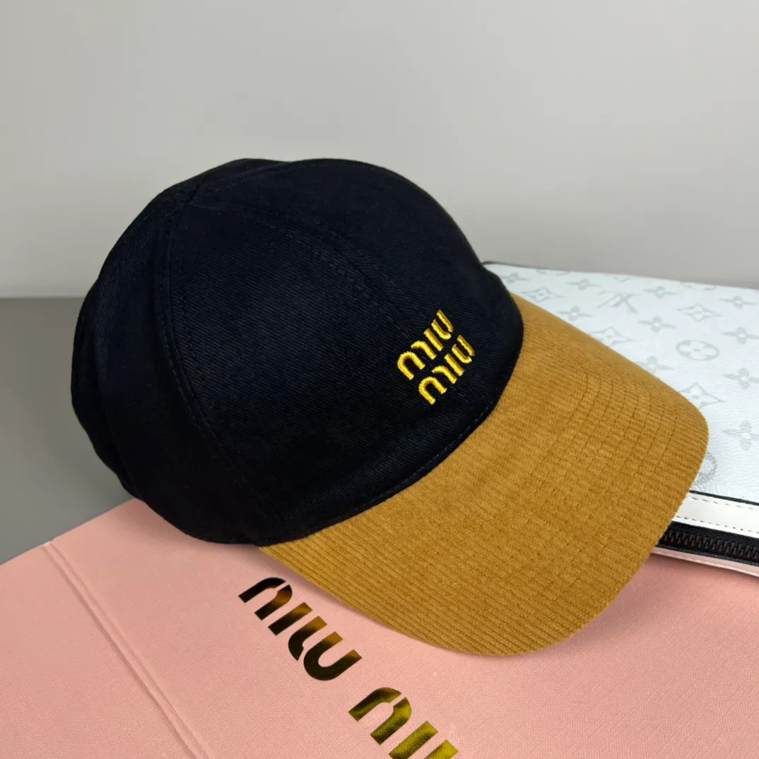 52💰Miumiu Miumiu new order style embroidered baseball cap🧢big brand style is super easy to match, get it now!