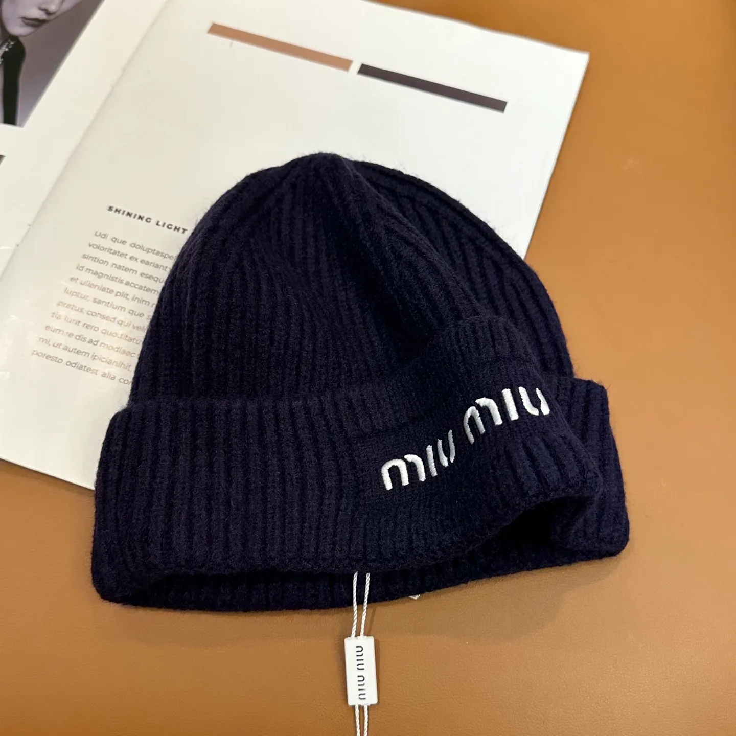 P66 miumiu Miu Miu counter's popular embroidered logo knitted hat! Xiaohongshu’s new product is released, it’s so 🉑️, high-elastic fabric, classic color