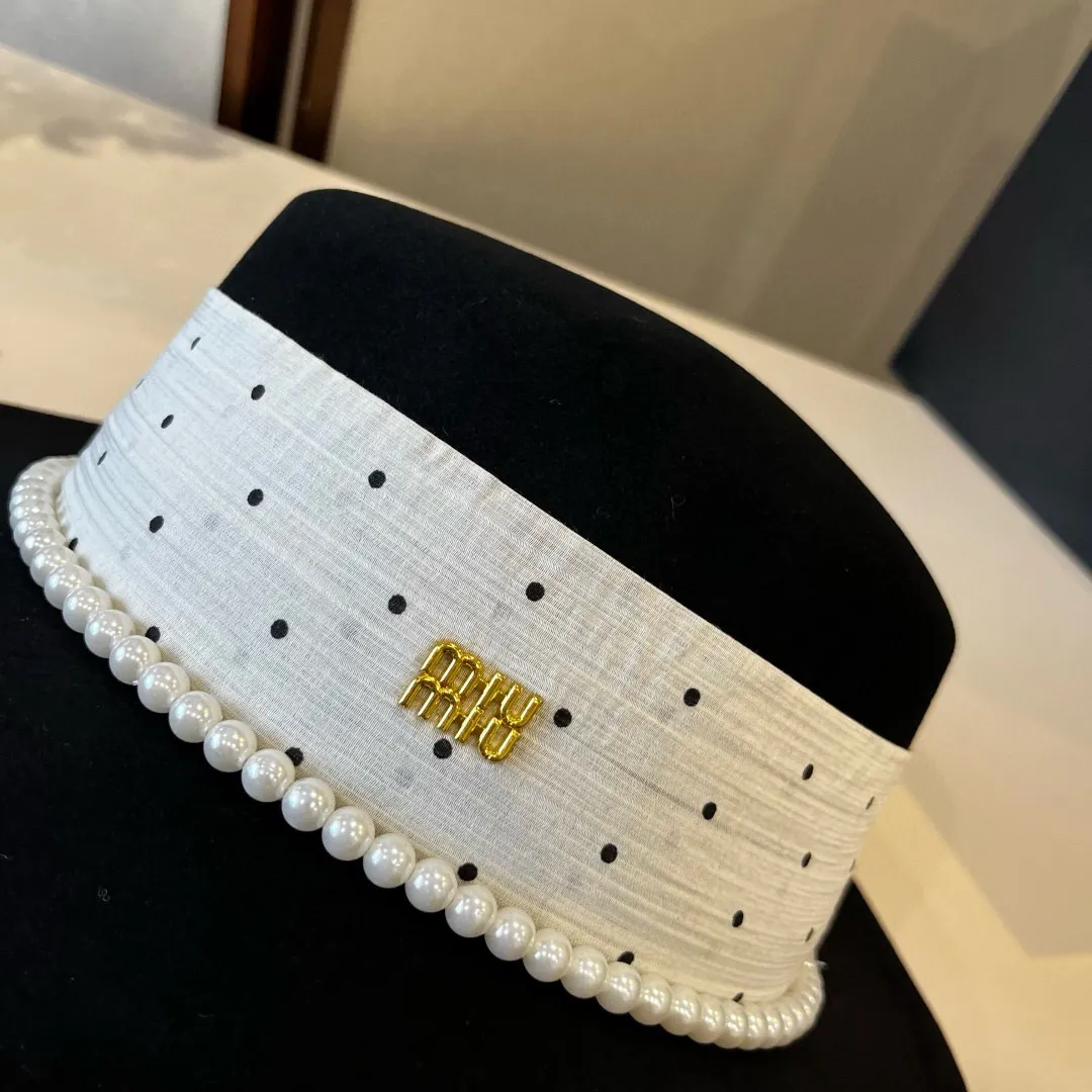 💰190¥ miumiu new wool top hat, flat top hat, 100% wool fabric 🦙%, head circumference 57cm