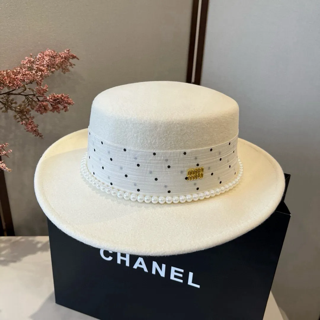 💰220¥ miumiu new wool top hat, flat top hat, 100% wool fabric 🦙%, head circumference 57cm