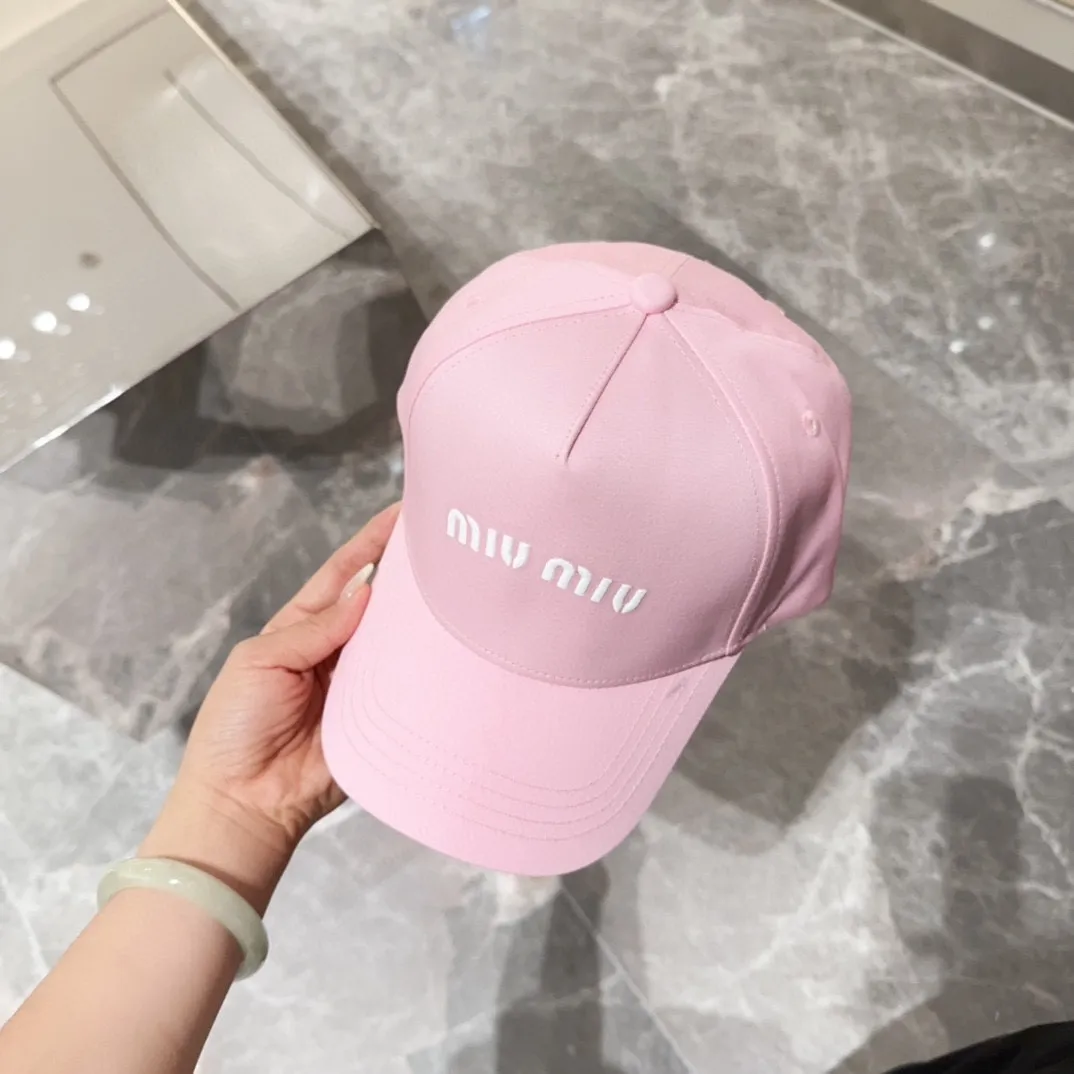 💰50 miumiu embroidered baseball cap, big brand style, very easy to match, get it now!