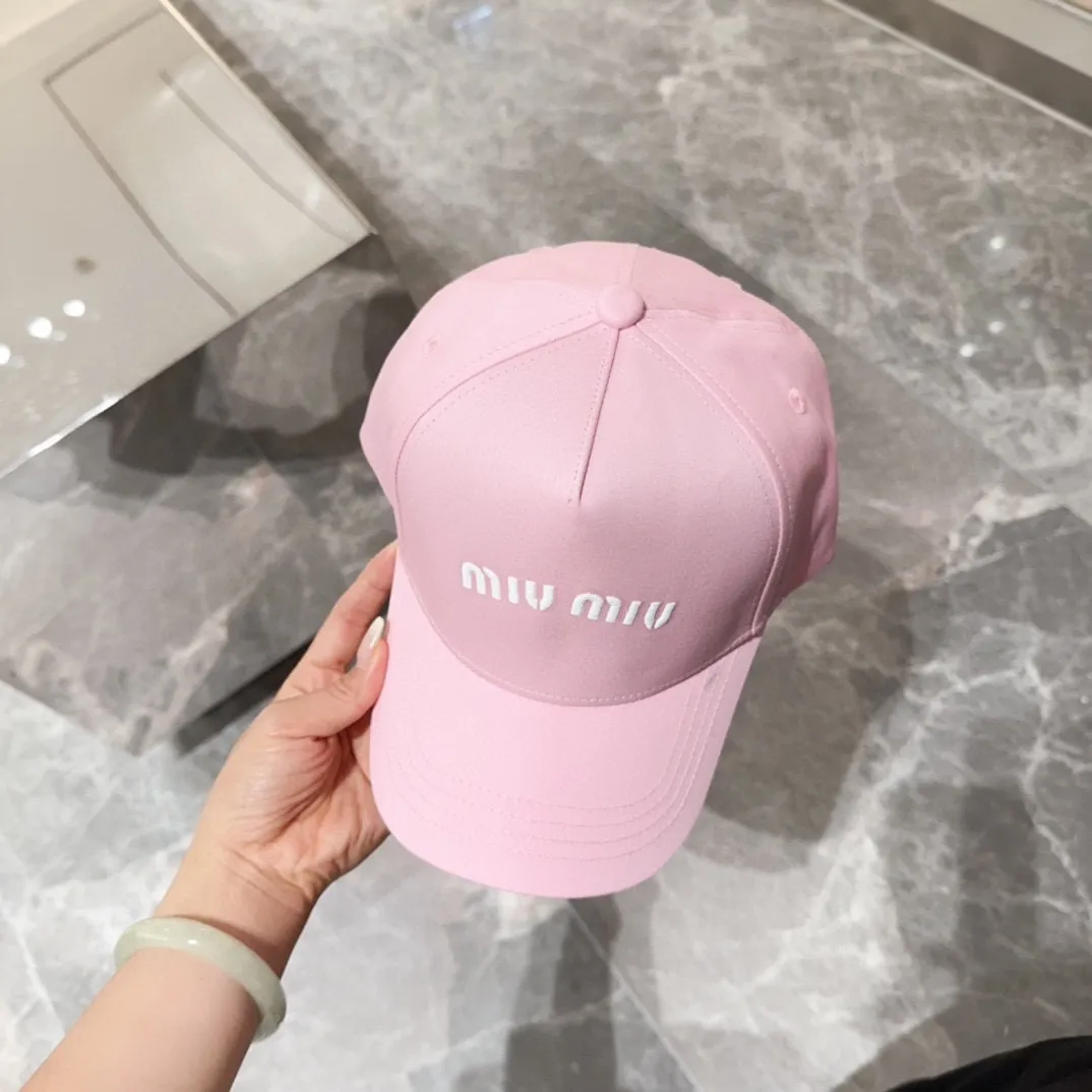 💰50 miumiu embroidered baseball cap, big brand style, very easy to match, get it now!