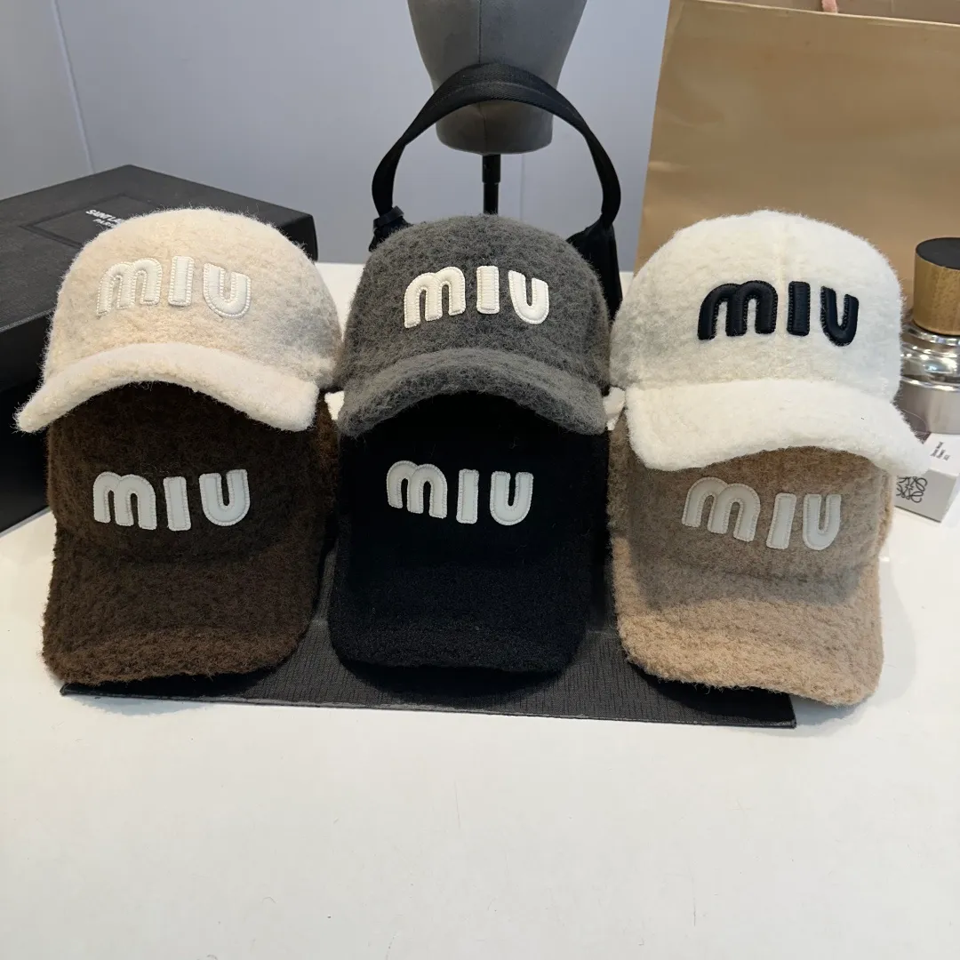 P56 Miumiu Miumiu new order style embroidered baseball cap🧢Big brand style is super easy to match, get it now!