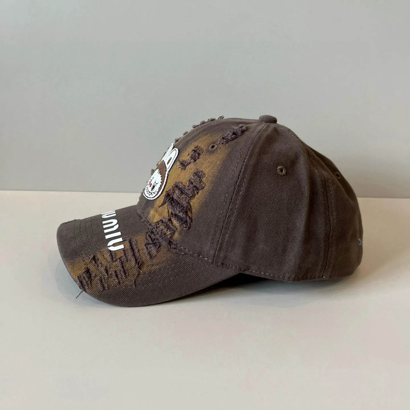 P60 miumiu original spring and summer new baseball cap, authentic mold-making and custom-made, the original workmanship is meticulous and the quality is superb!