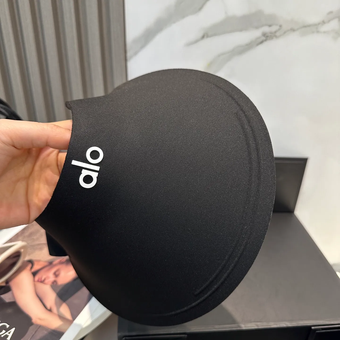P60 miumiu Miu Miu～The new summer style seamless duck bill empty top hat is a summer sunshade artifact. It will not be stuffy at all, and the oversized brim is more sun-protective.