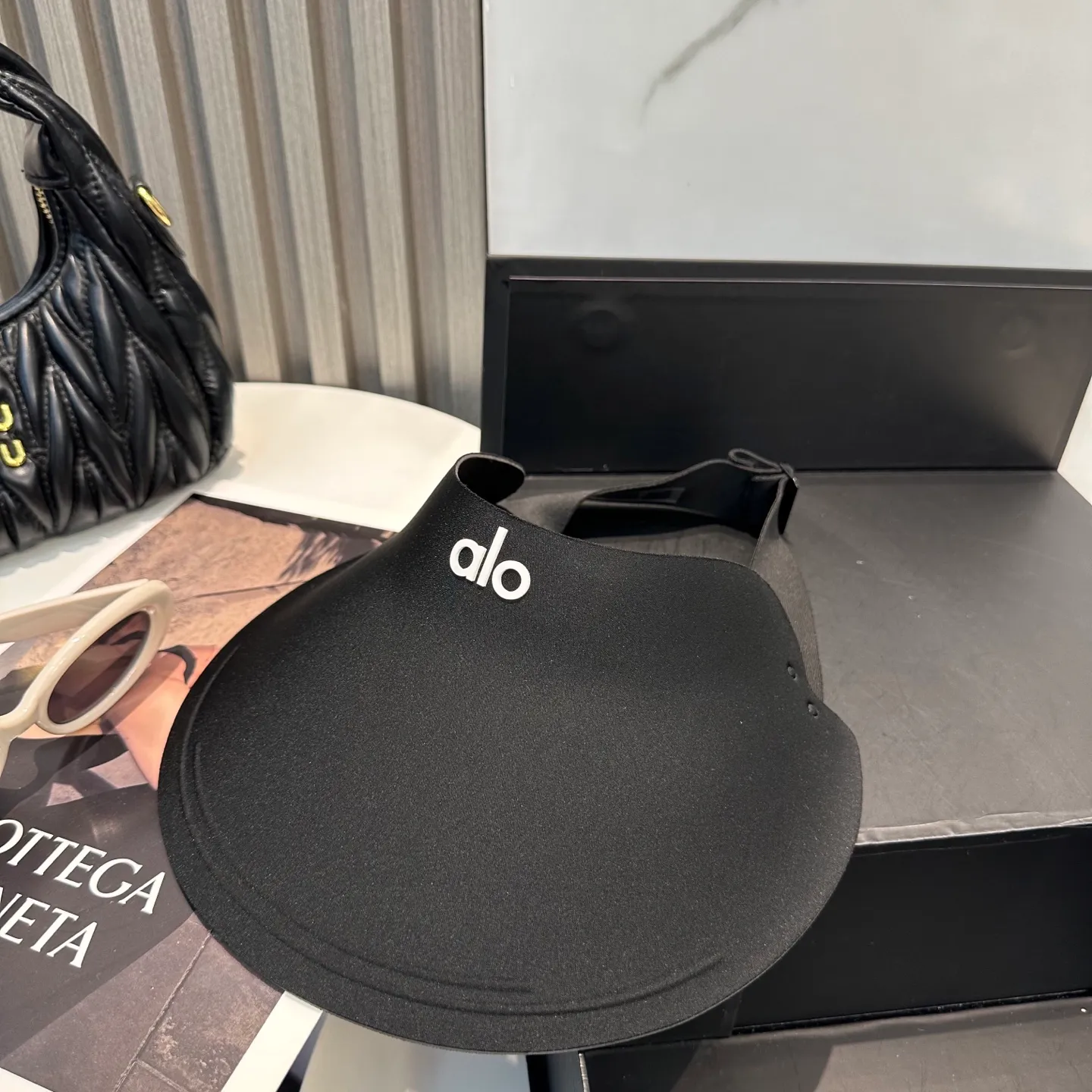 P60 miumiu Miu Miu～The new summer style seamless duck bill empty top hat is a summer sunshade artifact. It will not be stuffy at all, and the oversized brim is more sun-protective.