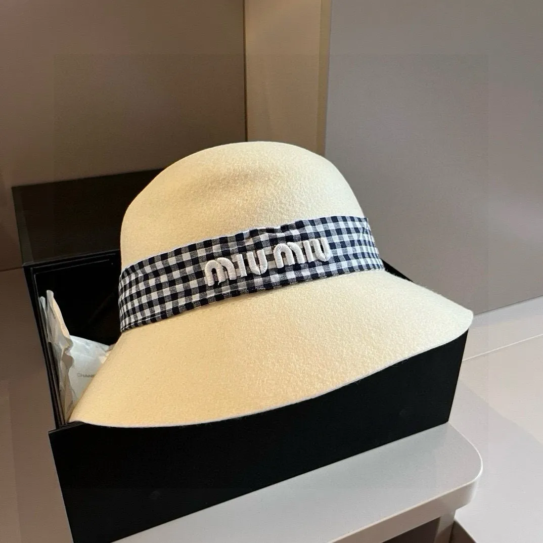 💰140¥ miumiu new autumn and winter wool basin hat, 100% wool fabric%, head circumference 57cm
