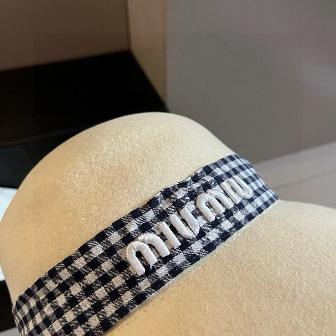 💰140¥ miumiu new autumn and winter wool basin hat, 100% wool fabric%, head circumference 57cm