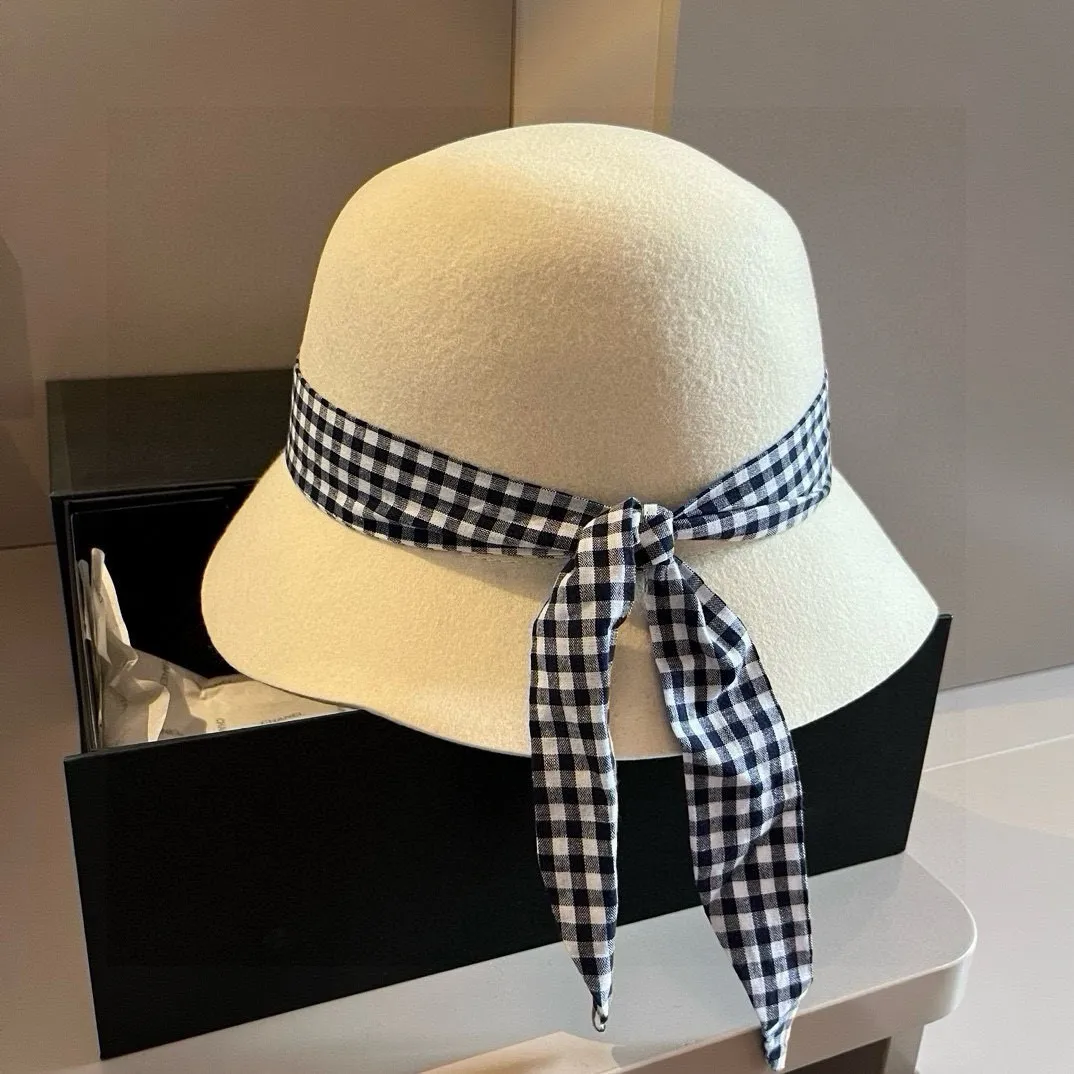 💰140¥ miumiu new autumn and winter wool basin hat, 100% wool fabric%, head circumference 57cm