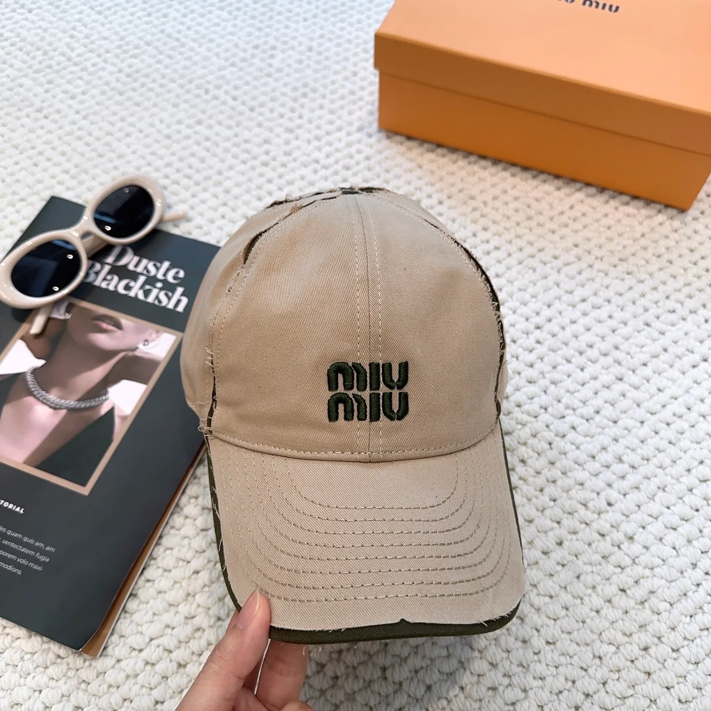 P96 💛 Comes with dust bag. [Miumiu Miu Miu] High version new order style embroidered baseball cap 🧢 Great brand style, super easy to match, hurry up and get it!