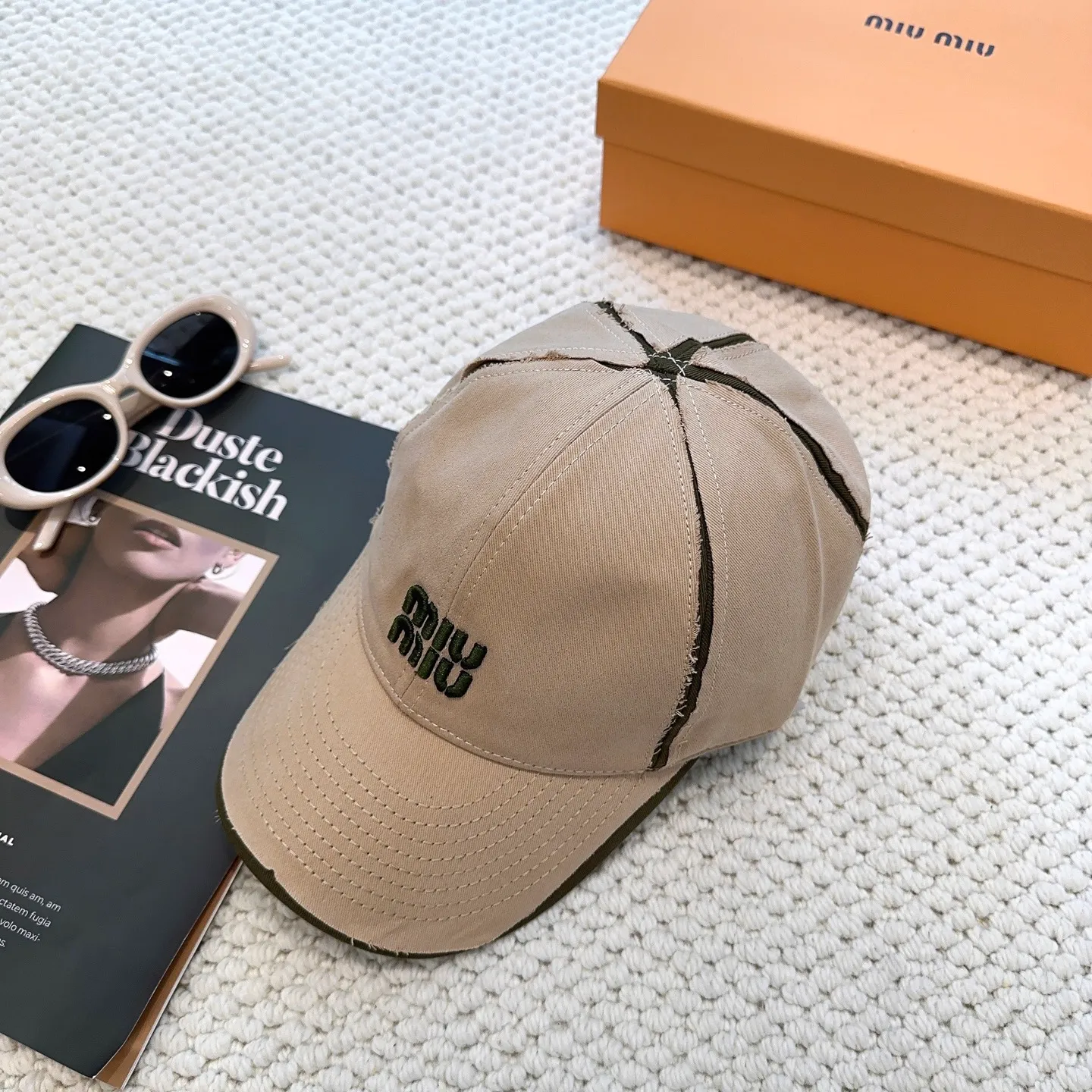 P96 💛 Comes with dust bag. [Miumiu Miu Miu] High version new order style embroidered baseball cap 🧢 Great brand style, super easy to match, hurry up and get it!