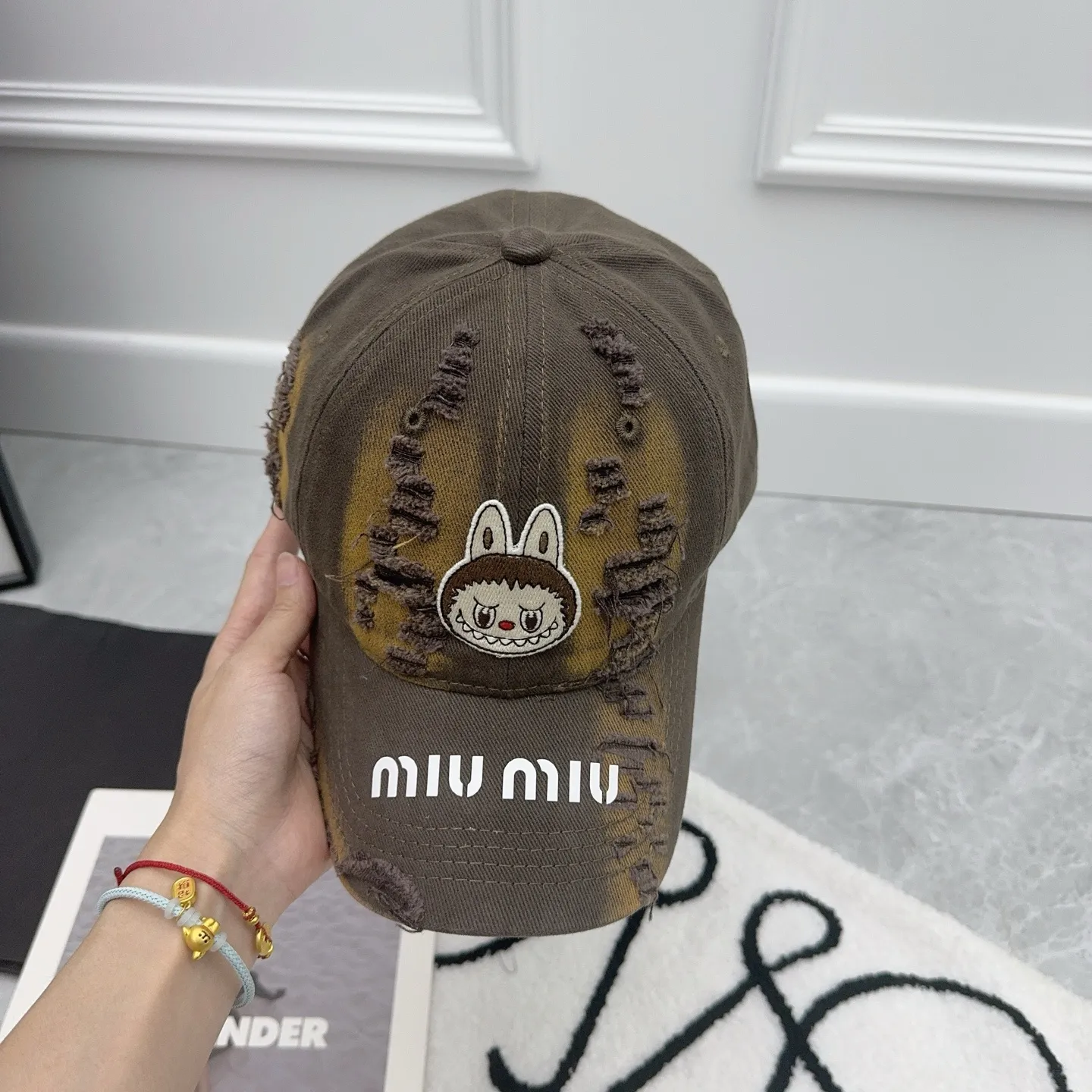 miumiu new ✓ Sweet and cool baseball cap 🧢 Tie-dye design is very special‼ ️