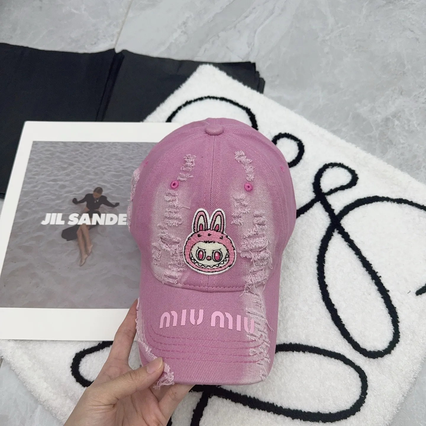 miumiu new ✓ Sweet and cool baseball cap 🧢 Tie-dye design is very special‼ ️