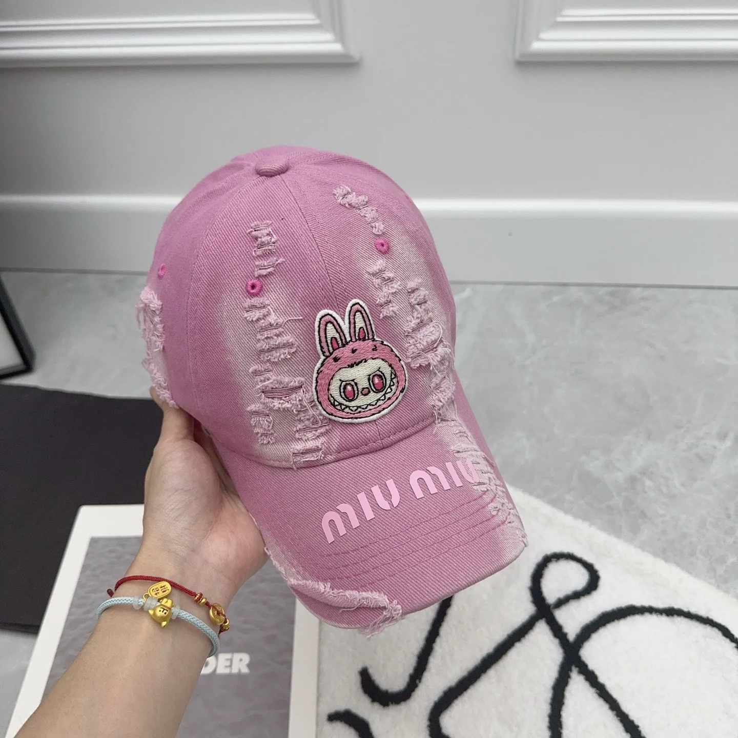 miumiu new ✓ Sweet and cool baseball cap 🧢 Tie-dye design is very special‼ ️