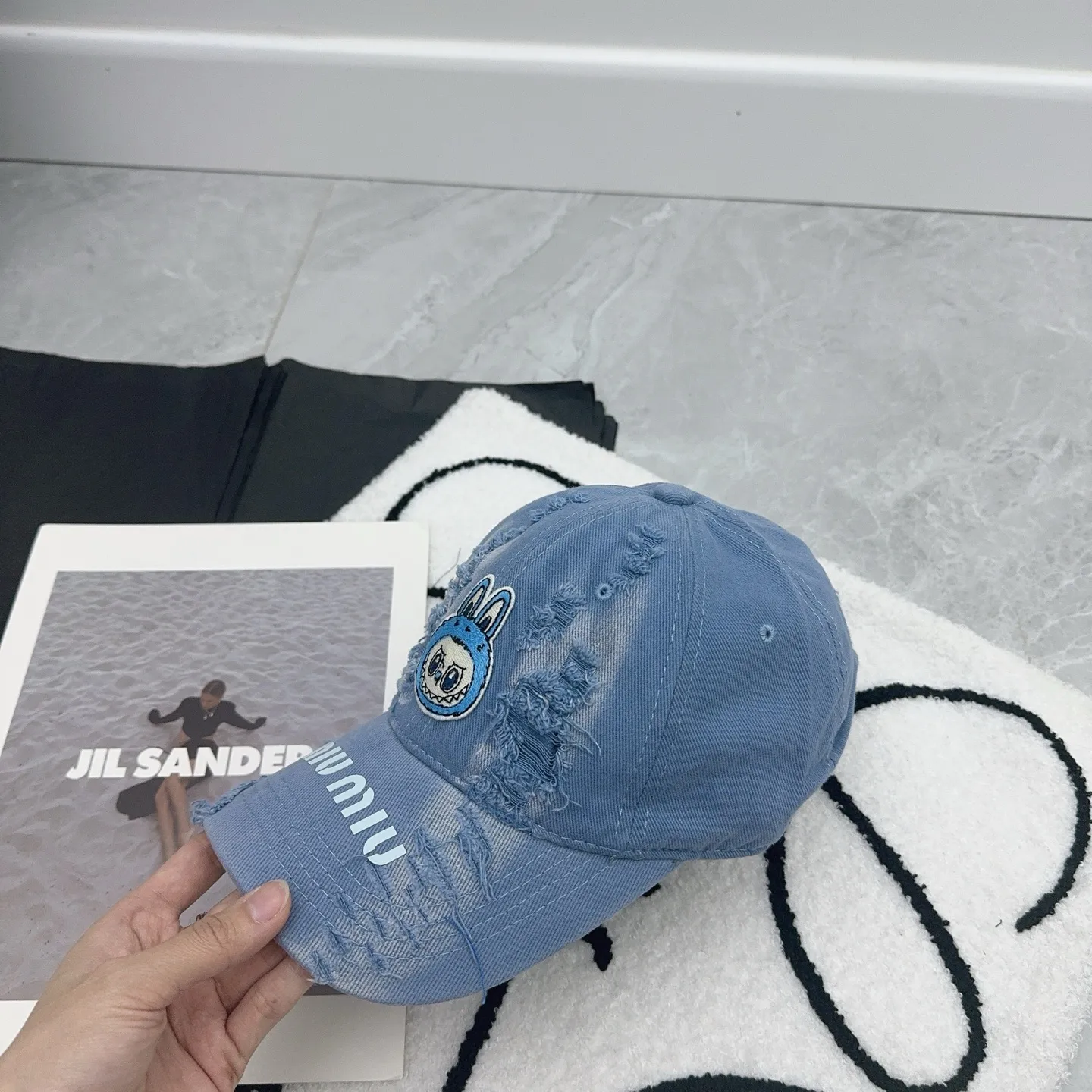 miumiu new ✓ Sweet and cool baseball cap 🧢 Tie-dye design is very special‼ ️