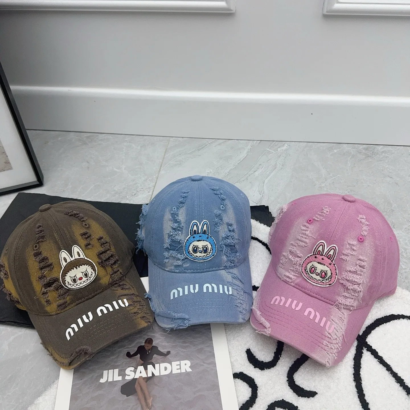 miumiu new ✓ Sweet and cool baseball cap 🧢 Tie-dye design is very special‼ ️