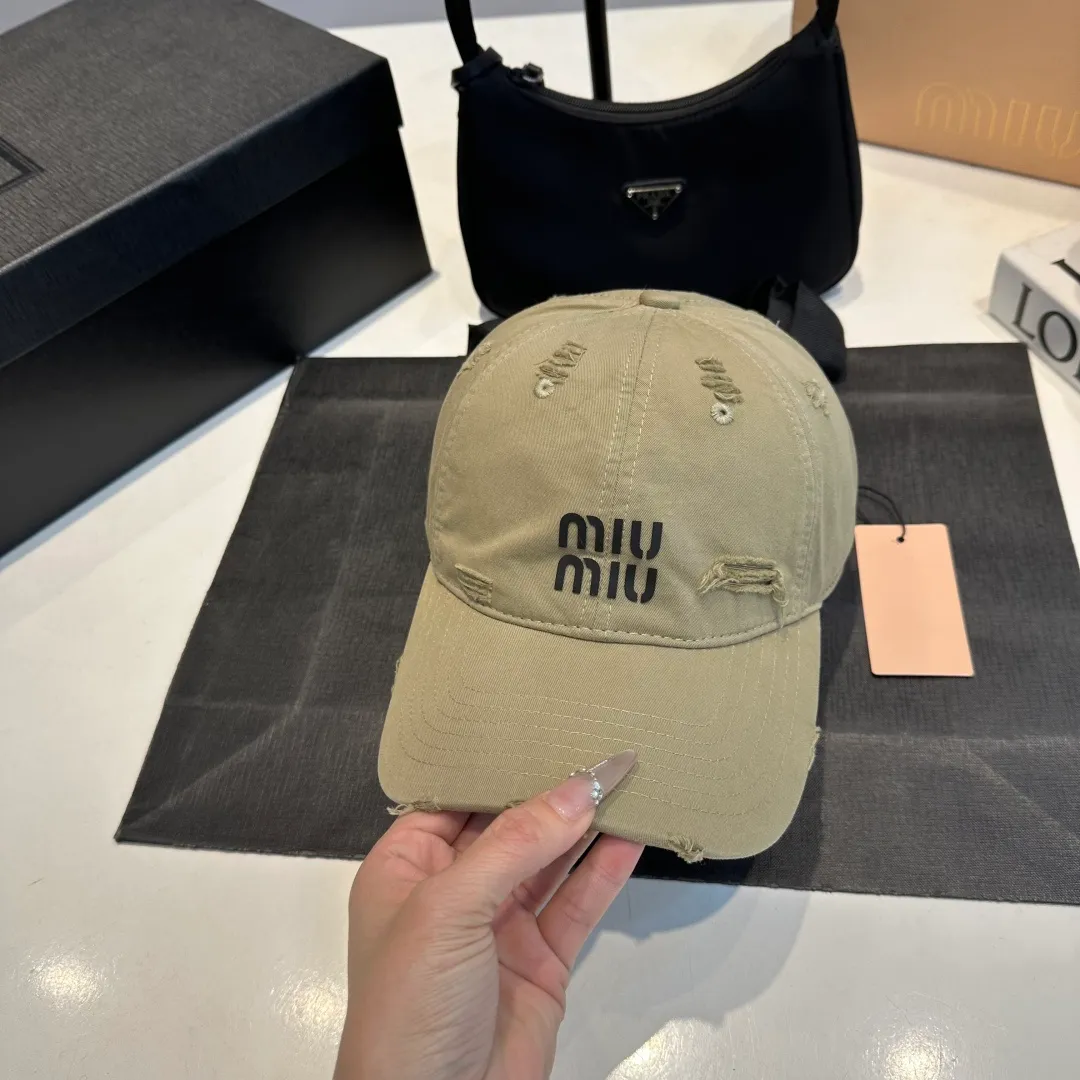 P60 miumiu new ripped baseball cap, high-grade fabric, head circumference 57cm