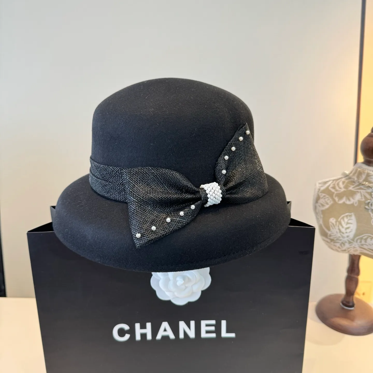 💰180¥ miumiu new autumn and winter wool basin hat, 100% wool fabric%, head circumference 57cm