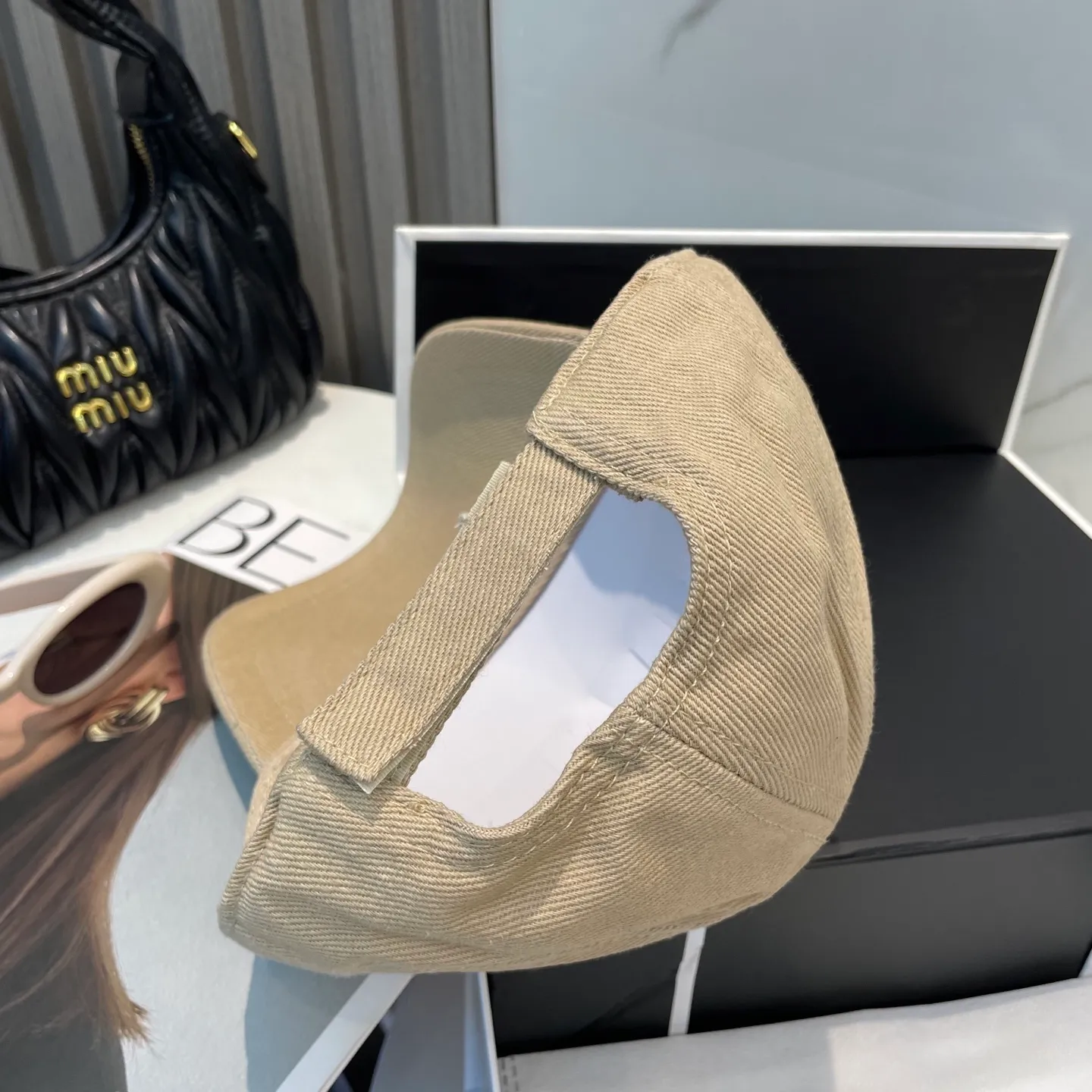 P60💛 Comes with dust bag. [Miumiu Miu Miu] New order style embroidered baseball cap🧢Big brand style is super easy to match, hurry up and get it!
