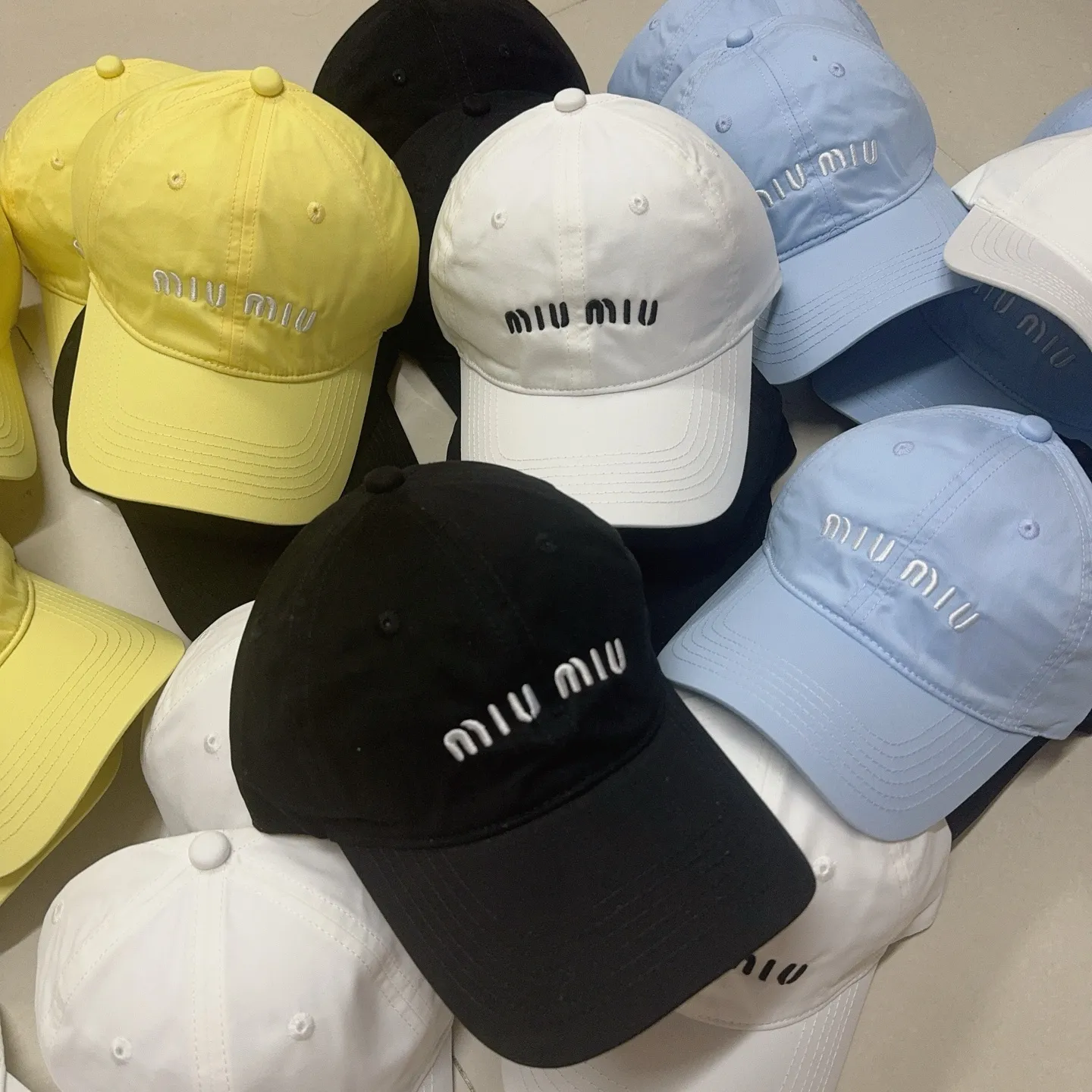 miumiu's hot-selling baseball cap🤩 🔥 Versatile and vibrant colors~ Chicken yellow, hot-selling item💥
