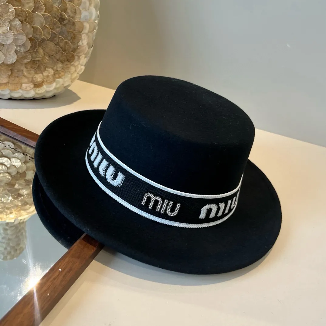 💰170¥ Black miumiu autumn and winter new wool top hat, flat top hat, 100% wool🦙% fabric, head circumference 57cm