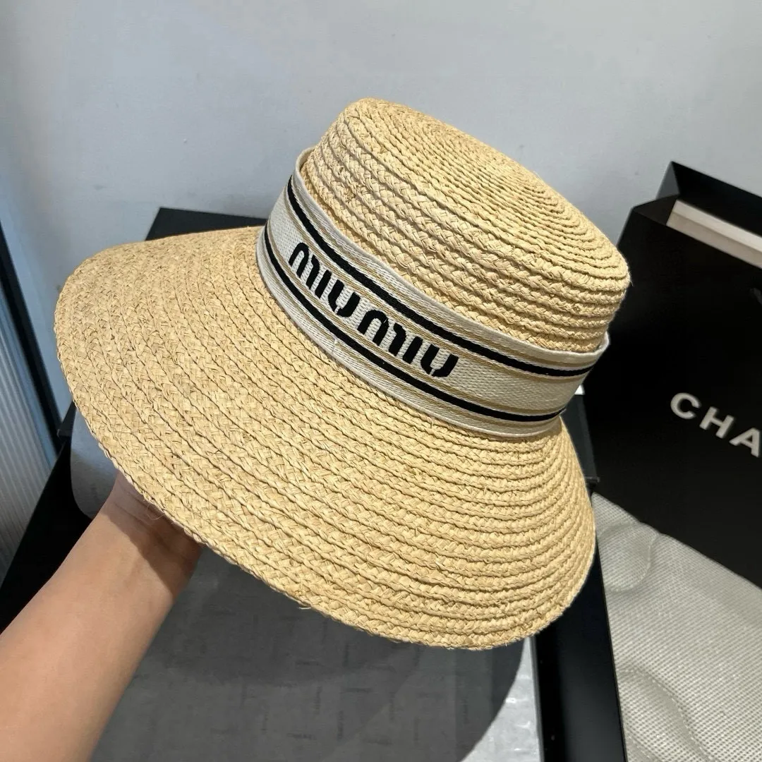 💰220¥ miumiu straw hat, purely hand-crocheted, in short supply, sold one by one, head circumference 57cm
