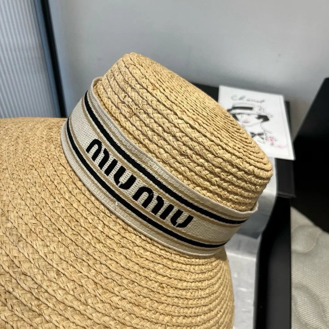 💰220¥ miumiu straw hat, purely hand-crocheted, in short supply, sold one by one, head circumference 57cm