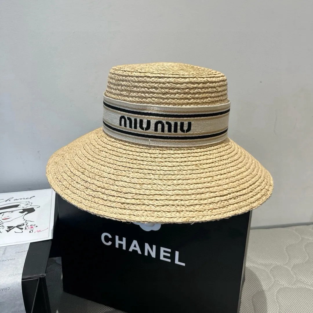 💰220¥ miumiu straw hat, purely hand-crocheted, in short supply, sold one by one, head circumference 57cm