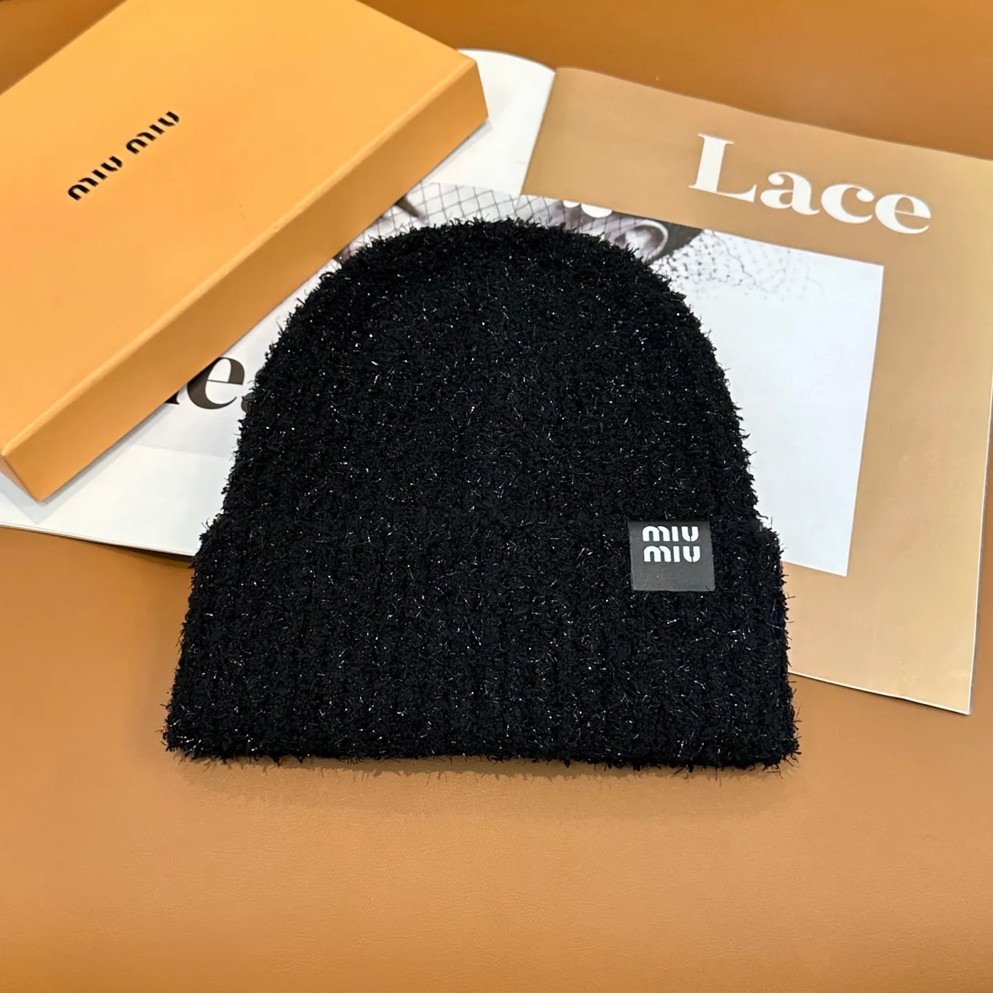 P56 miumiu’s popular knitted hat! So 🉑️, high-elastic fabric, classic colors, same style for men and women