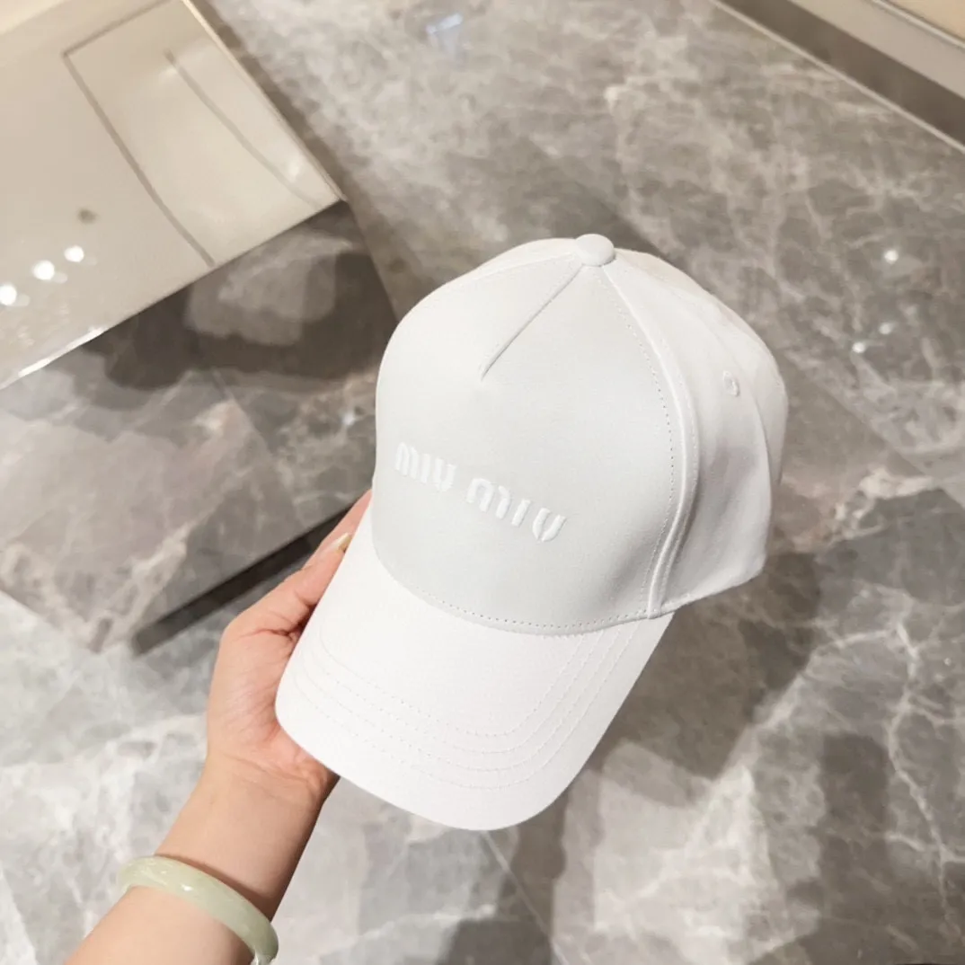 💰50 miumiu embroidered baseball cap, big brand style, very easy to match, get it now!