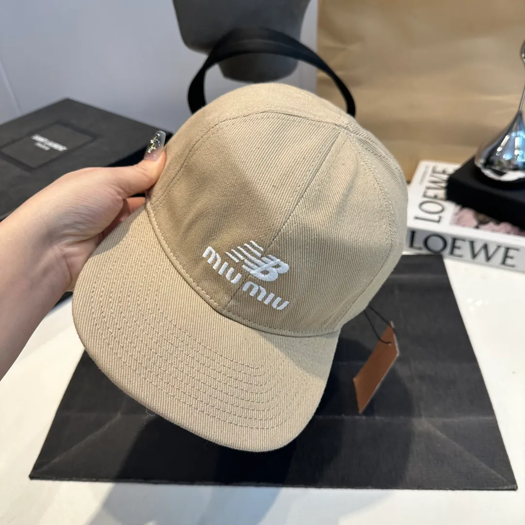 P70 miumiu original order new baseball cap, authentic mold customization, the original workmanship is meticulous and the quality is superb!