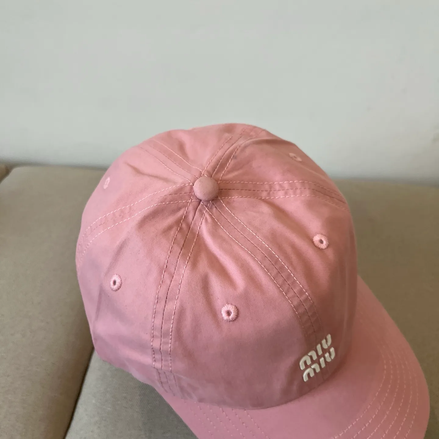 P60 miumiu original spring and summer new baseball cap, authentic mold-making and custom-made, the original workmanship is meticulous and the quality is superb!