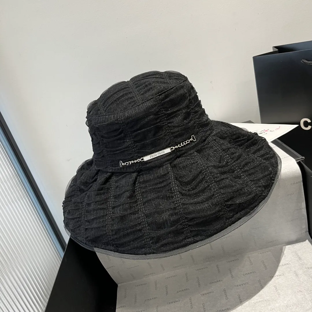 💰120¥ miumiu new fisherman hat, frilly design, foldable, very good sunshade effect, head circumference 57cm