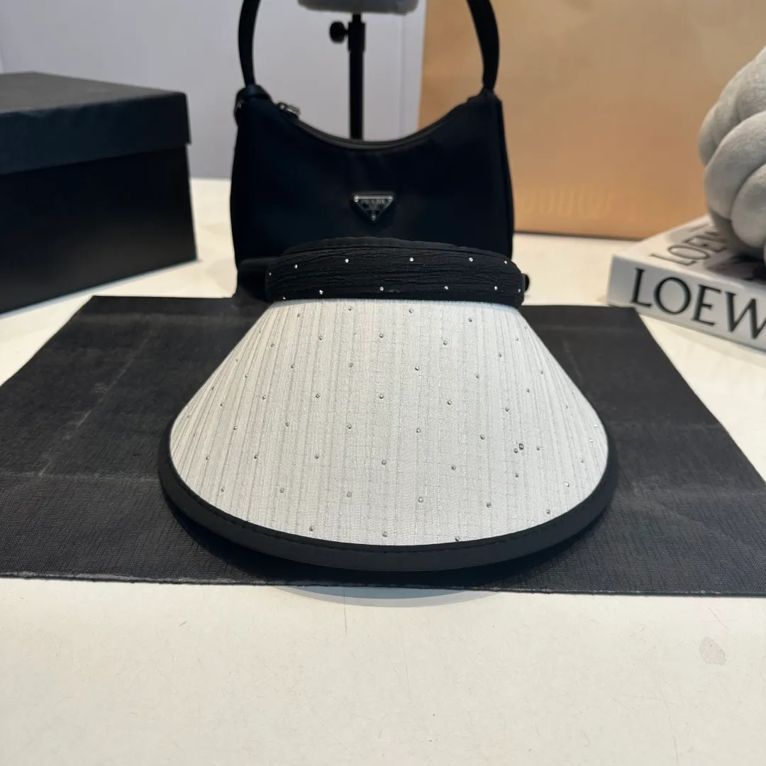 P56 MIUMIU Light luxury celebrity style empty top hat, little fairy headband with empty top! Breathable and not stuffy…a must-have for summer