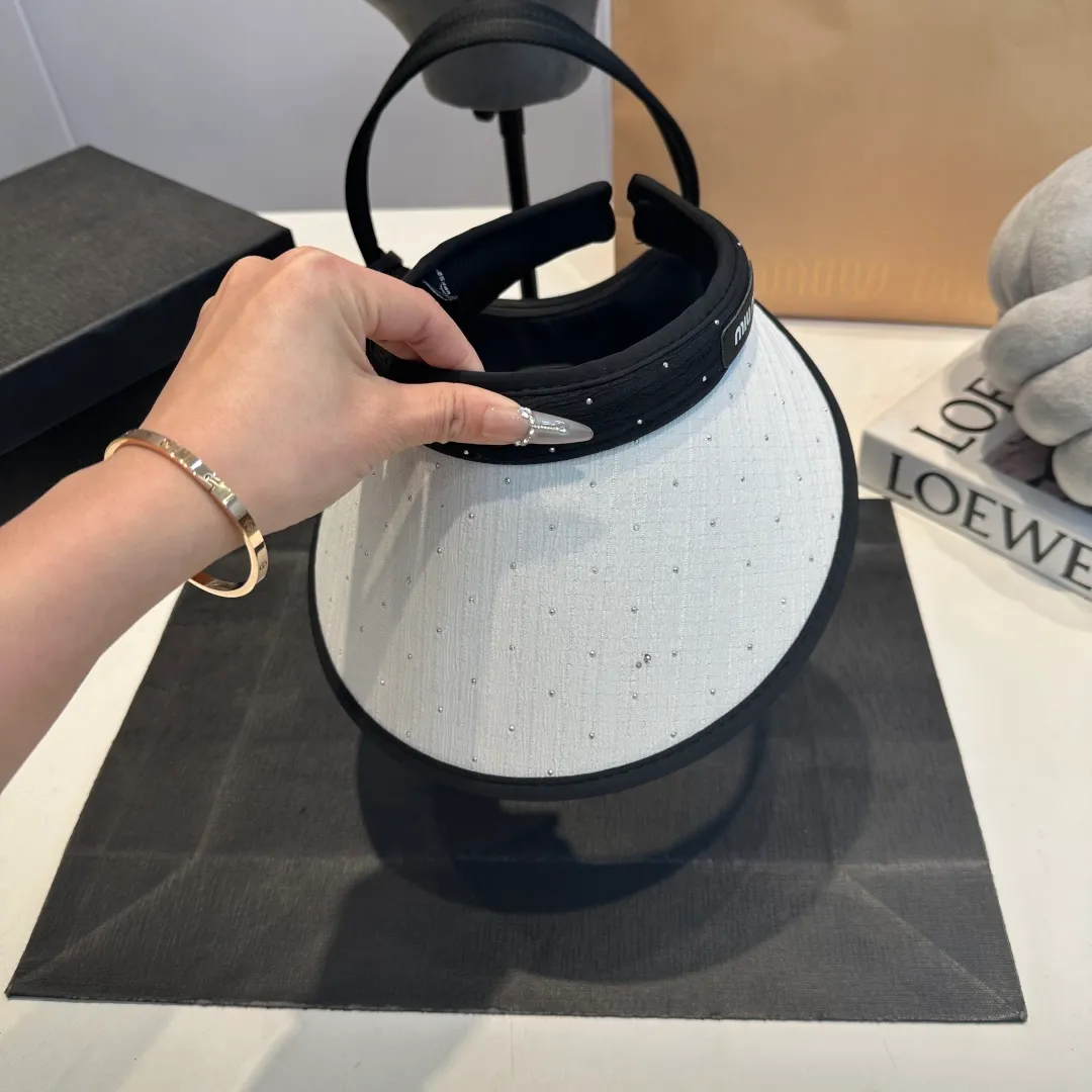 P56 MIUMIU Light luxury celebrity style empty top hat, little fairy headband with empty top! Breathable and not stuffy…a must-have for summer