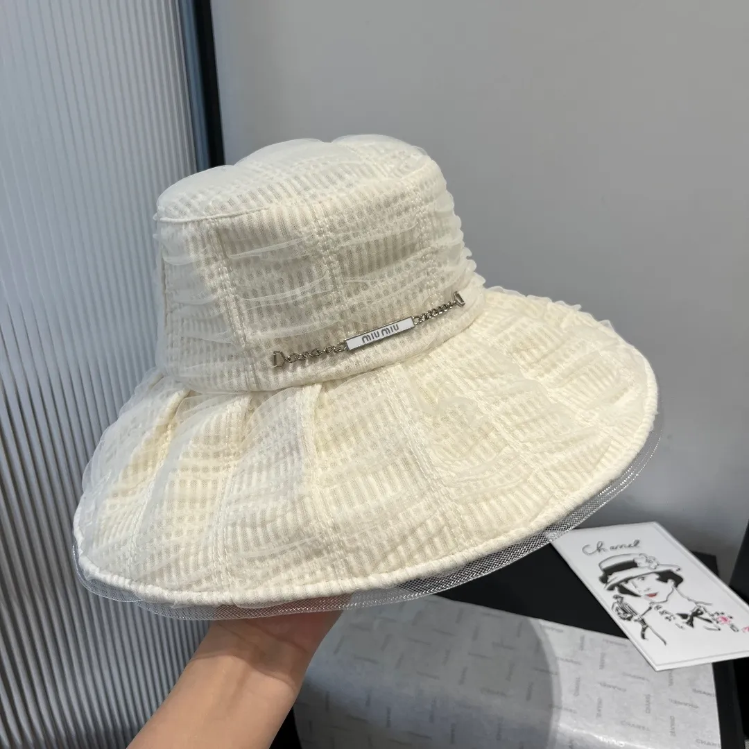 💰120¥ miumiu new fisherman hat, frilly design, foldable, very good sunshade effect, head circumference 57cm
