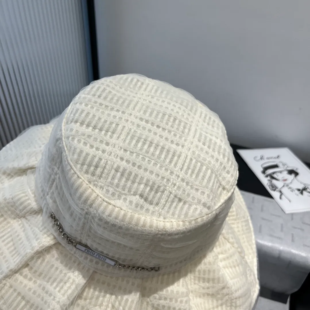 💰120¥ miumiu new fisherman hat, frilly design, foldable, very good sunshade effect, head circumference 57cm