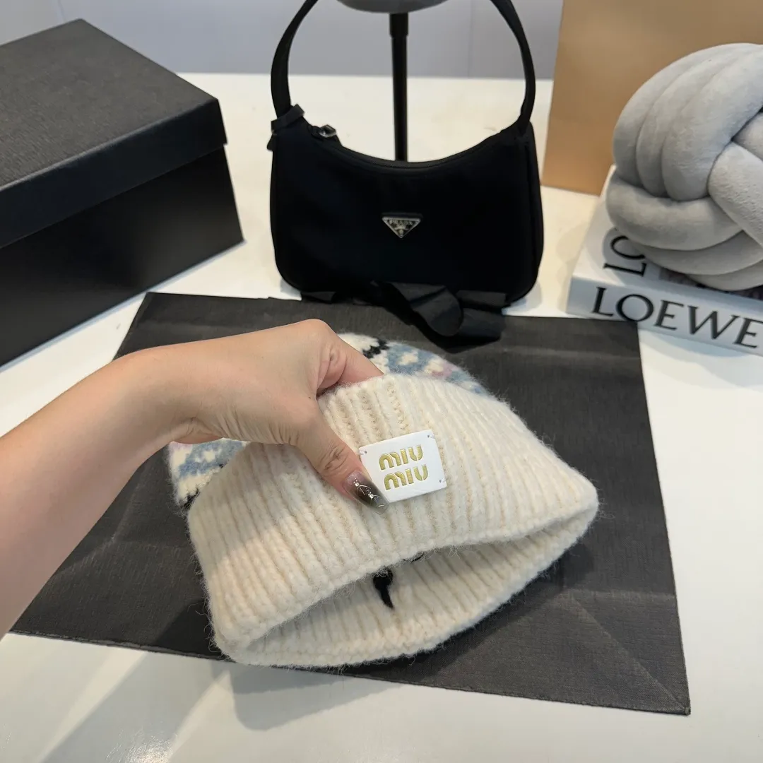 P56 miumiu new autumn and winter woolen hat