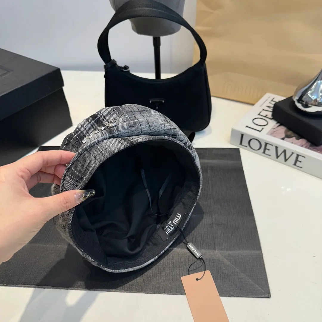 P60 miumiu autumn and winter new wool beret, official model, retro style sub-beret, head circumference 57cm