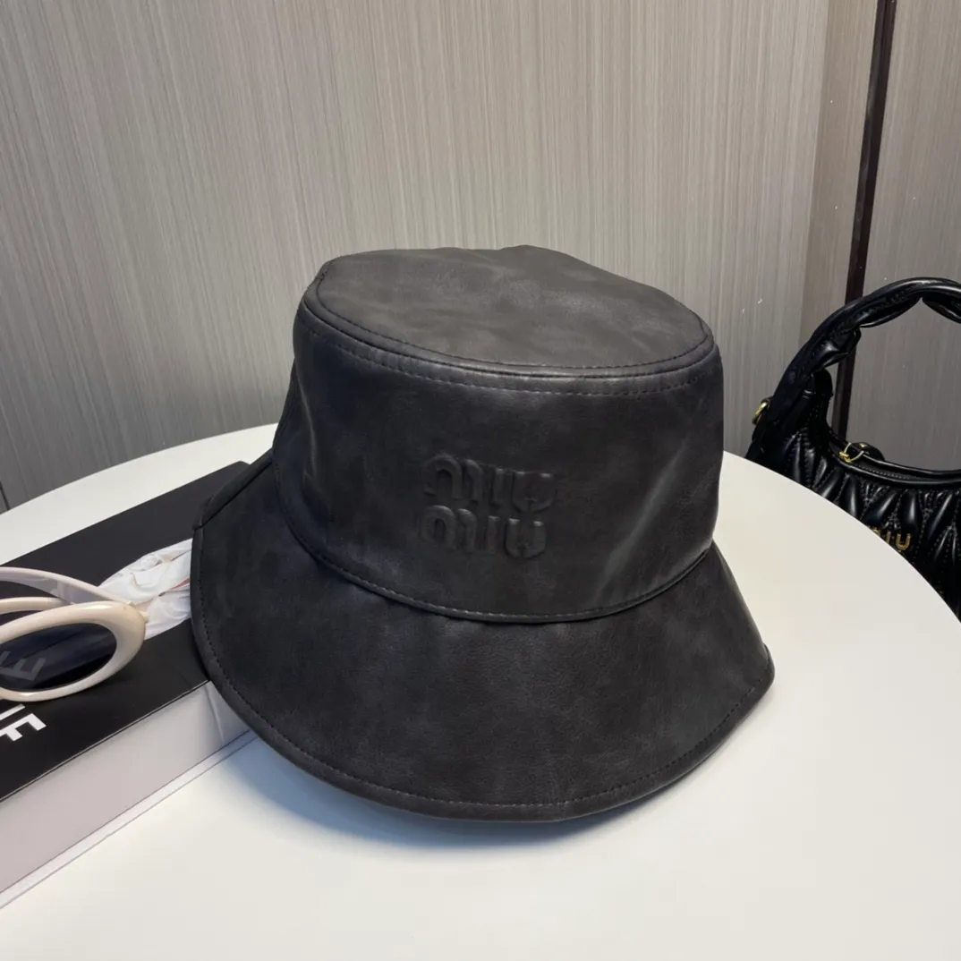 P66 comes with a cloth bag, miumiu new autumn and winter new original fisherman hat, full of retro charm, 1:1 mold customization, excellent quality, basic head circumference 56, adjustable.