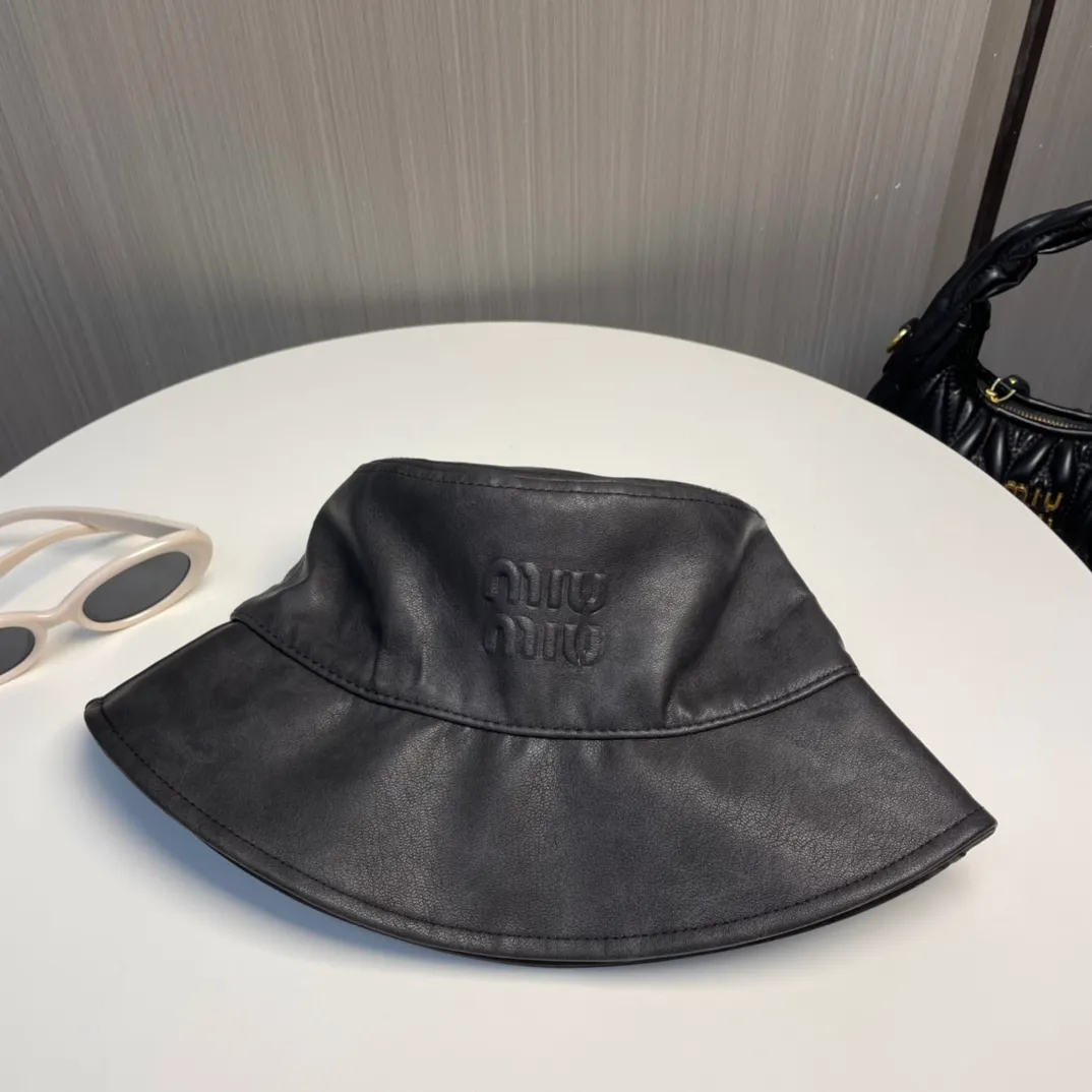 P66 comes with a cloth bag, miumiu new autumn and winter new original fisherman hat, full of retro charm, 1:1 mold customization, excellent quality, basic head circumference 56, adjustable.