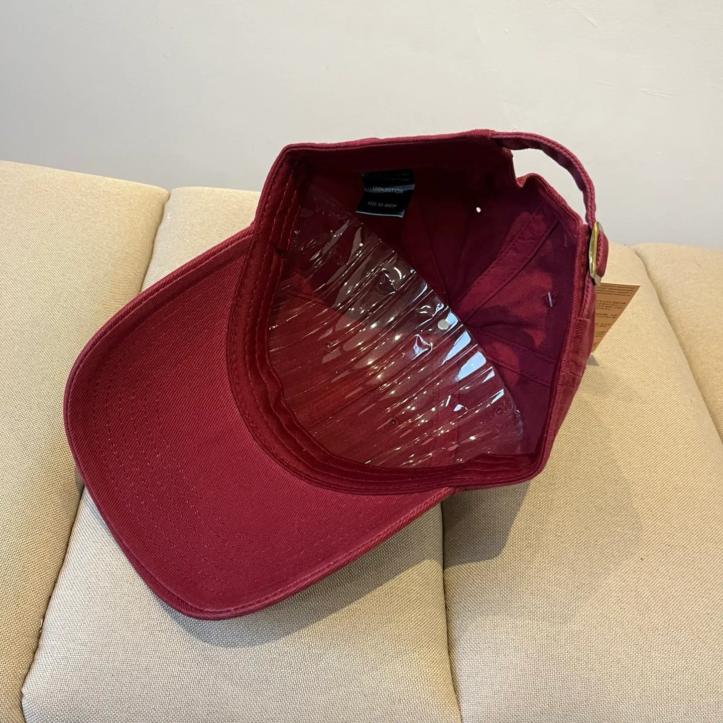 P60 miumiu original spring and summer new baseball cap, authentic mold-making and custom-made, the original workmanship is meticulous and the quality is superb!